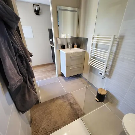 Chalet Et Jacuzzi, Sawadee *